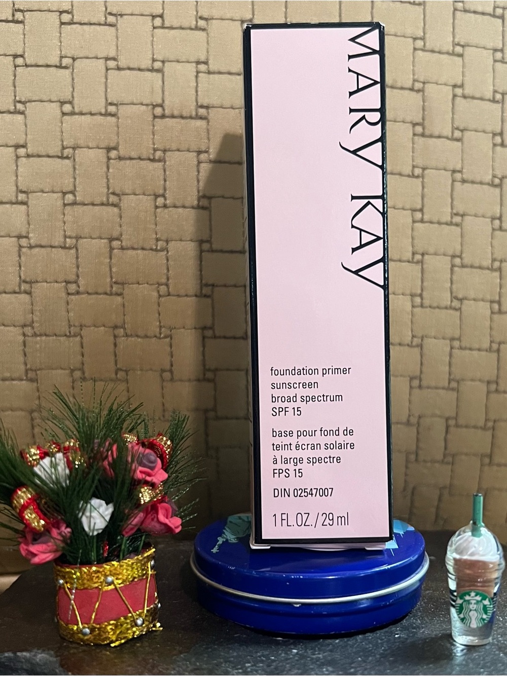 MARY KAY  Pink Foundation Primer SPF 15 brand new in the box